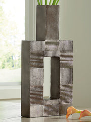 Wrengrove Vase - Theo's Factory Direct Mattress & Furniture (Columbus, OH)