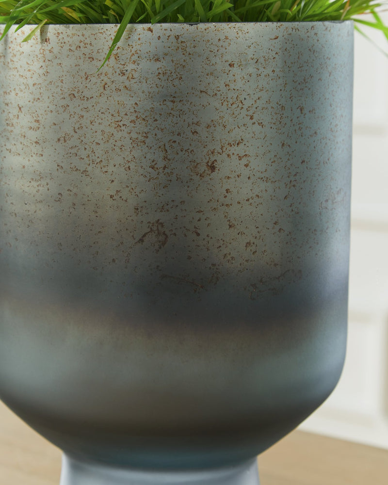 Pennmore Vase - Theo's Factory Direct Mattress & Furniture (Columbus, OH)