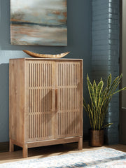 Pellamour Bar Cabinet - Theo's Factory Direct Mattress & Furniture (Columbus, OH)