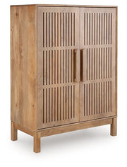 Pellamour Bar Cabinet - Theo's Factory Direct Mattress & Furniture (Columbus, OH)