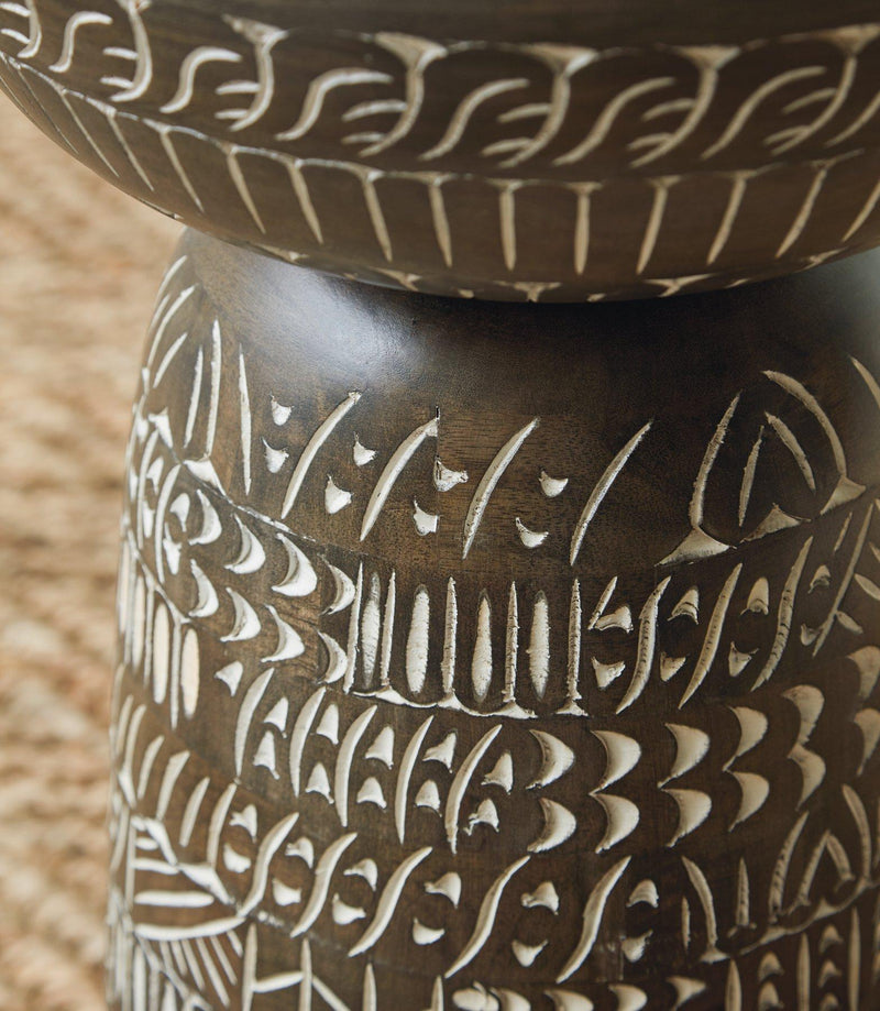 Hadcher Accent Table - Theo's Factory Direct Mattress & Furniture (Columbus, OH)