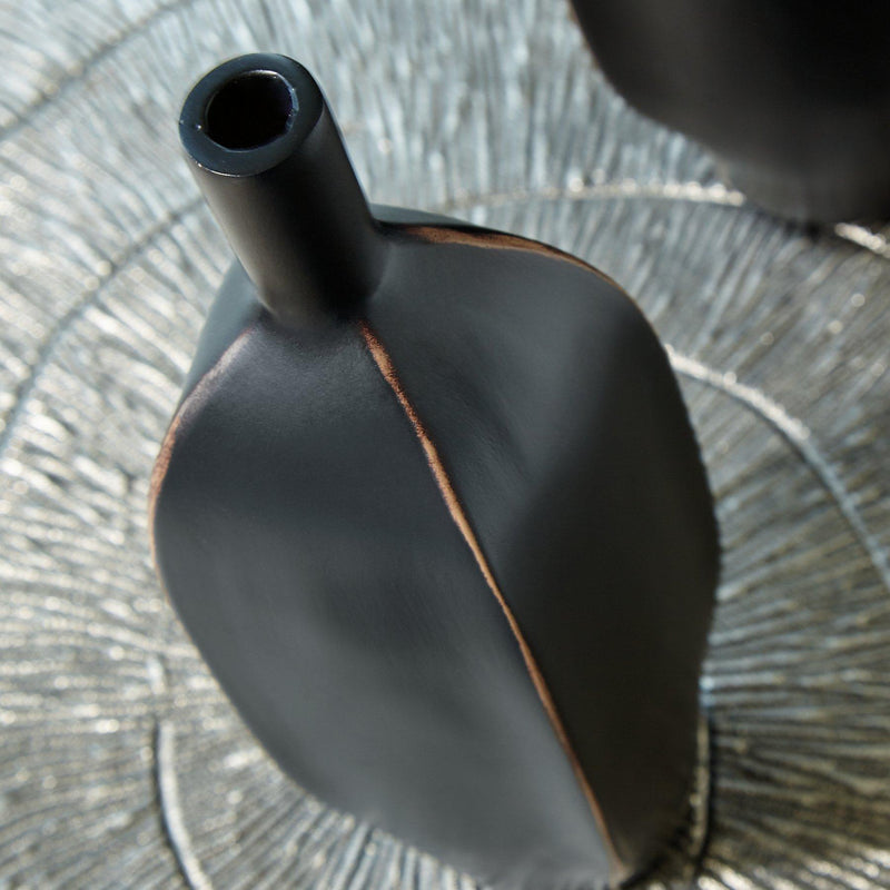 Rhaveney Vase - Theo's Factory Direct Mattress & Furniture (Columbus, OH)