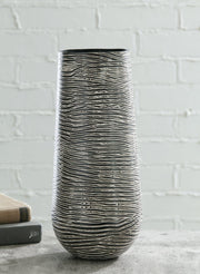 Fynn Vase - Theo's Factory Direct Mattress & Furniture (Columbus, OH)