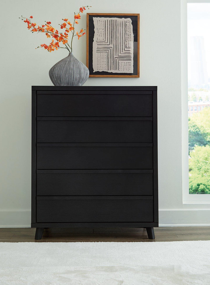 Danziar Wide Chest of Drawers - Theo's Factory Direct Mattress & Furniture (Columbus, OH)