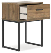 Deanlow Nightstand - Theo's Factory Direct Mattress & Furniture (Columbus, OH)