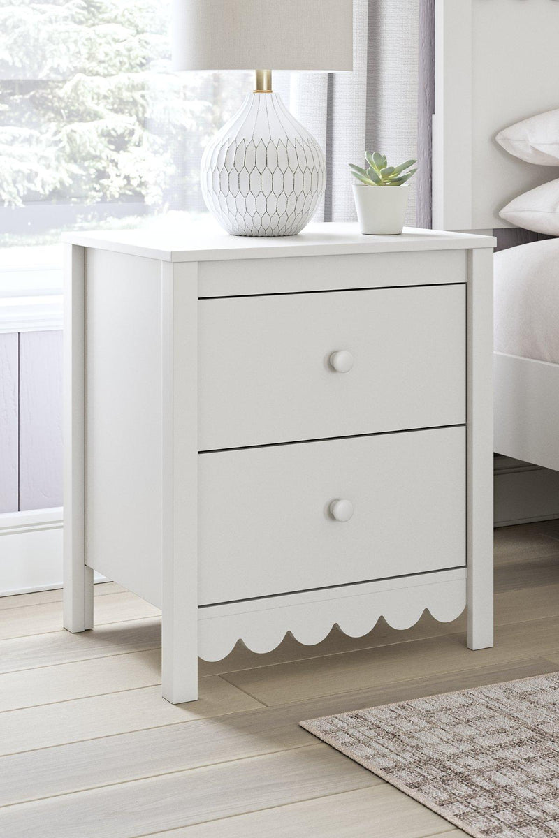 Hallityn Nightstand - Theo's Factory Direct Mattress & Furniture (Columbus, OH)