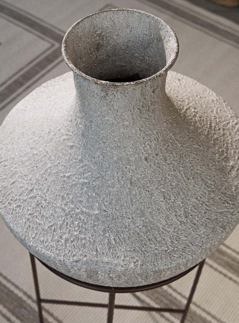 Estonbank Vase - Theo's Factory Direct Mattress & Furniture (Columbus, OH)