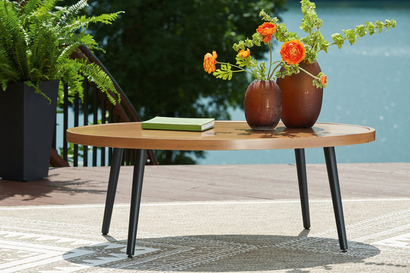 Horizon Hall Outdoor Coffee Table - Theo's Factory Direct Mattress & Furniture (Columbus, OH)