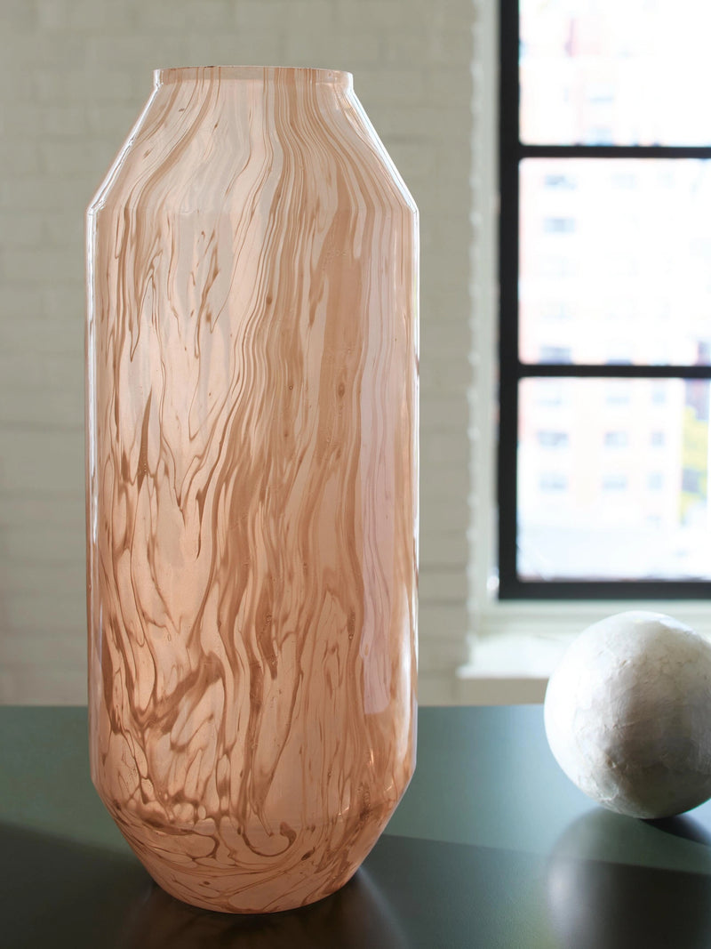 Dushby Vase